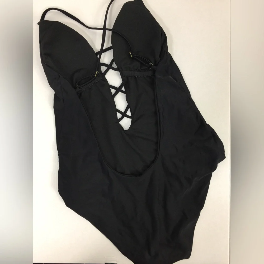 BCA Strappy Lattice Front One Piece Swimsuit Black L